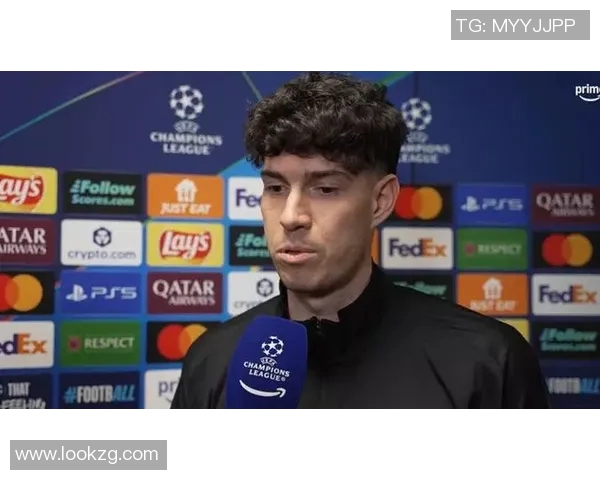 心态不错！杰斯转发自己扣篮摔倒推文并写道，给我也整乐了